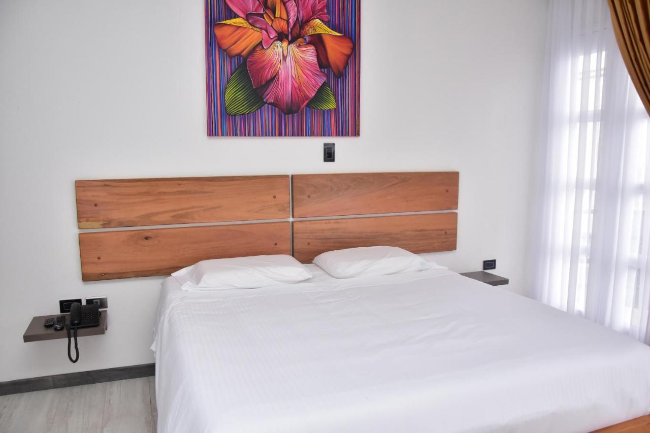 Hotel Valcon Santa Rosa de Cabal Bagian luar foto