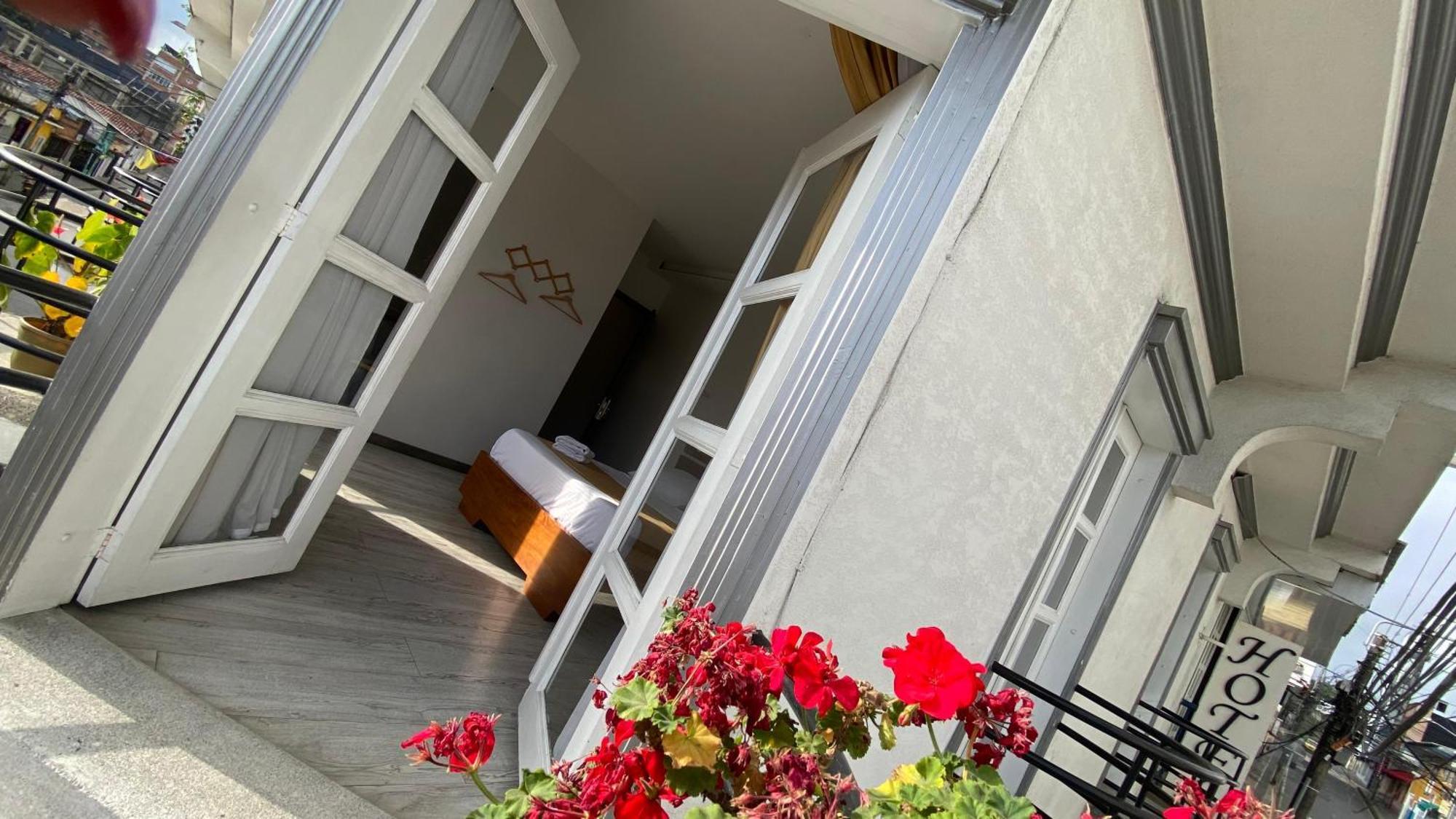 Hotel Valcon Santa Rosa de Cabal Bagian luar foto